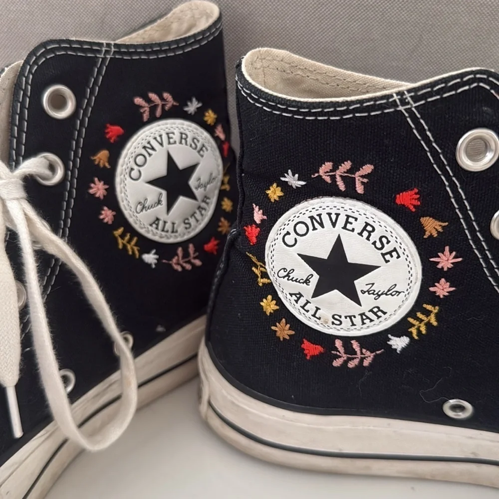 Women's Converse CTAS 'It's Okay To Wander' size 37.5 US7